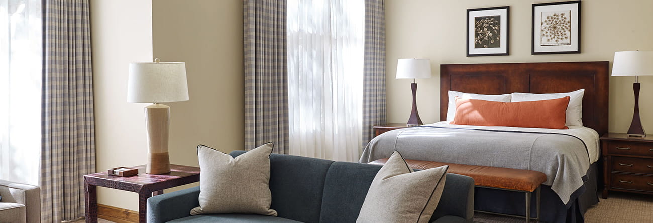 residences superior courtyard room aspen king