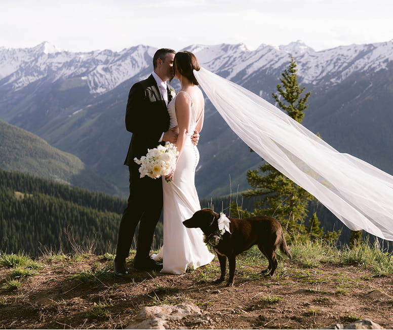 couple getting married in aspen mountains