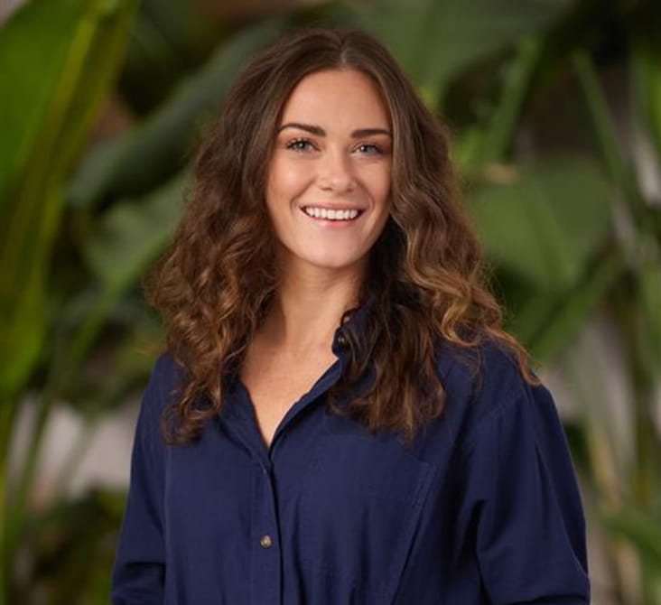 megan starnes headshot