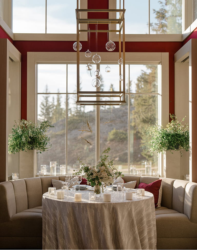wedding table in aspen mountain club