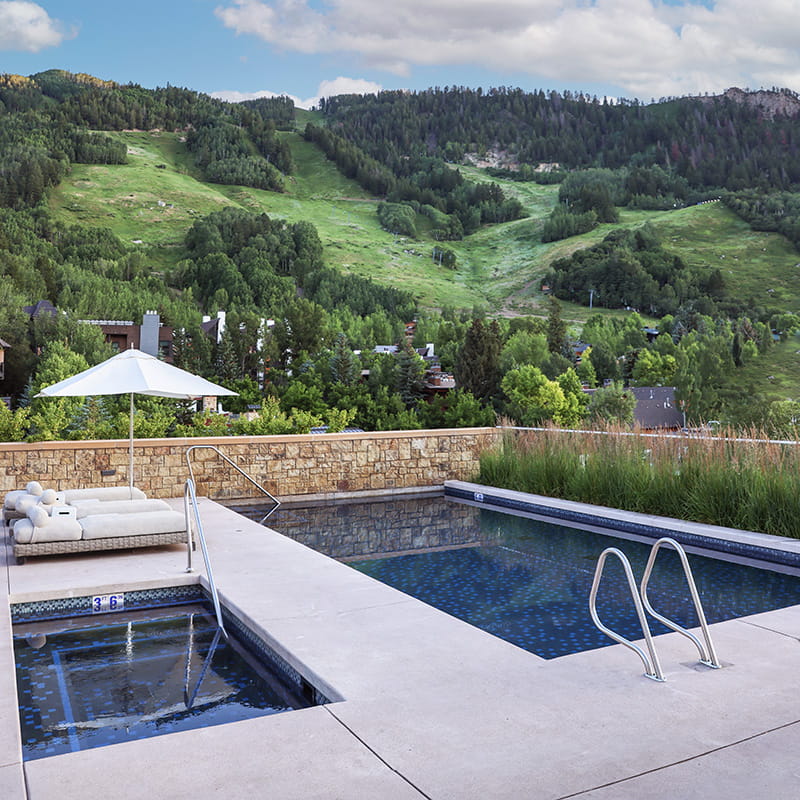rooftop pools overlooking aspen mountain