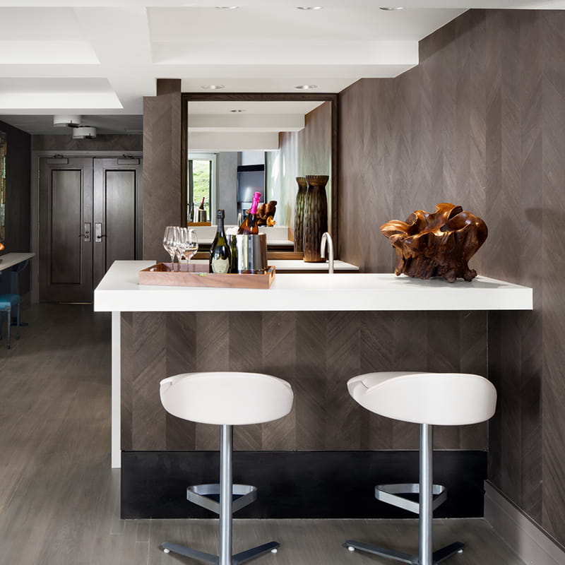 bar in suite