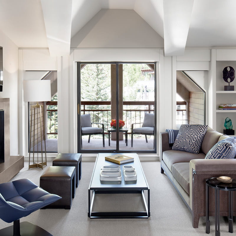 living room area with balcony in roch suite